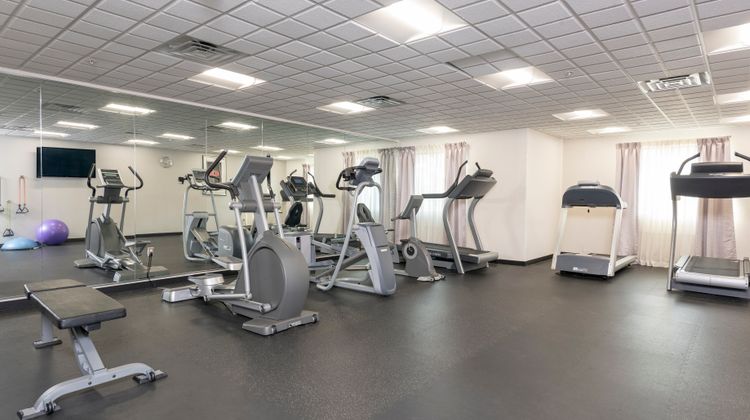 Holiday Inn Express & Suites Columbus Health Club
