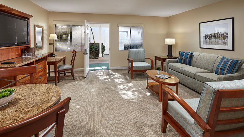<b>Glorietta Bay Inn Suite</b>. Images powered by <a href="https://www.leonardoworldwide.com/" title="Leonardo Worldwide" target="_blank">Leonardo</a>.