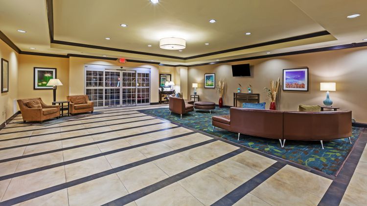 Candlewood Suites Western Crossing Lobby