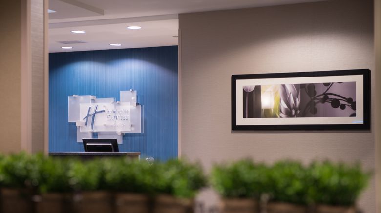 <b>Holiday Inn Express/Stes Bakersfield Arp Lobby</b>. Images powered by <a href="https://www.leonardoworldwide.com/" title="Leonardo Worldwide" target="_blank">Leonardo</a>.