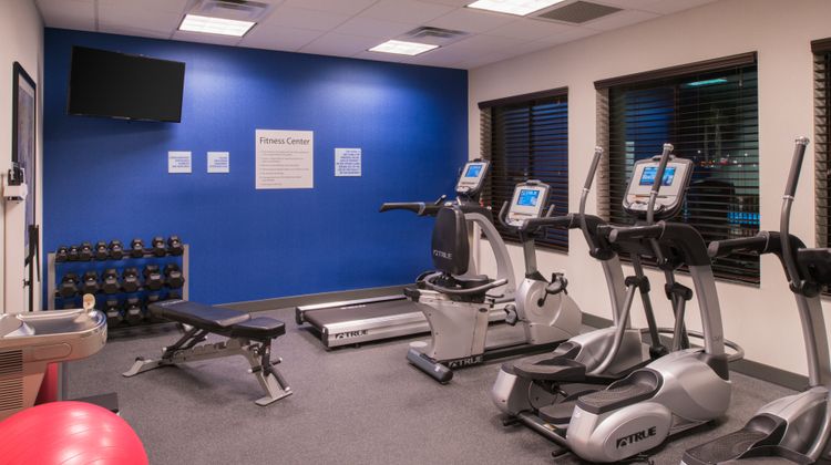 Holiday Inn Express/Stes Bakersfield Arp Health Club
