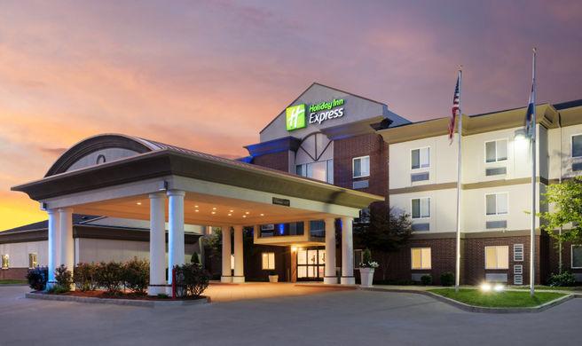 Holiday Inn Express Exterior