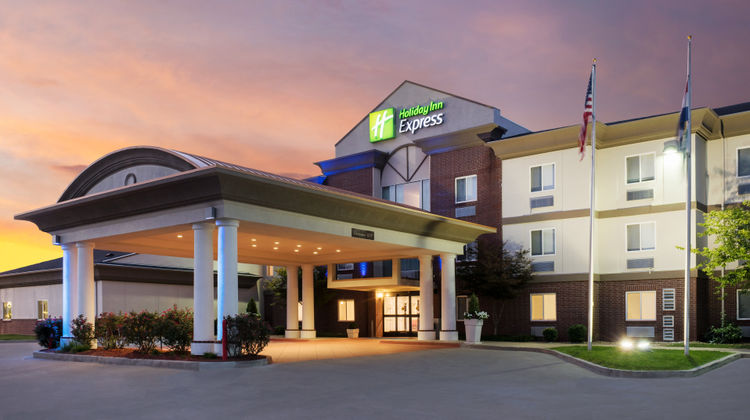 Holiday Inn Express Exterior