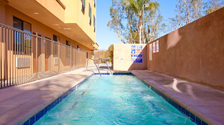 <b>Holiday Inn Express Hotel & Suites Pool</b>. Images powered by <a href="https://www.leonardoworldwide.com/" title="Leonardo Worldwide" target="_blank">Leonardo</a>.