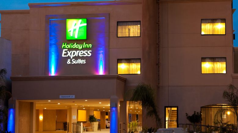 Holiday Inn Express Hotel  and  Suites Exterior. Images powered by <a href="https://www.leonardoworldwide.com" target="_blank" rel="noopener">Leonardo</a>.