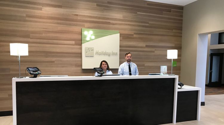 Holiday Inn Hotel & Suites Lobby