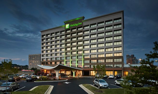 Holiday Inn Alexandria-Carlyle Exterior
