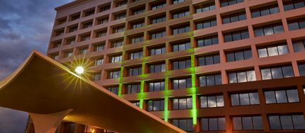 Holiday Inn Alexandria-Carlyle Exterior