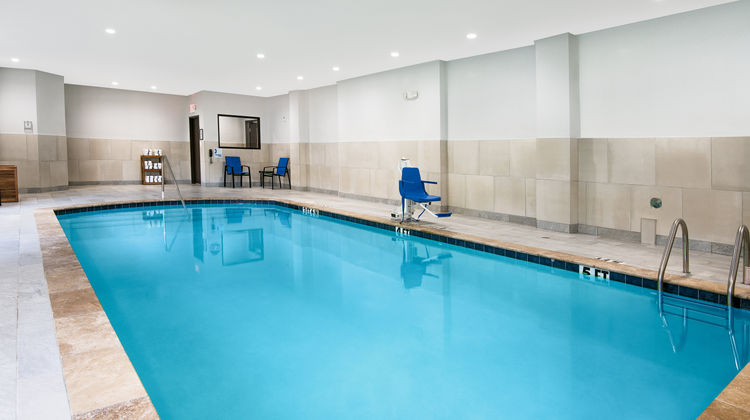 Holiday Inn Express/Suites Houston Intl Pool