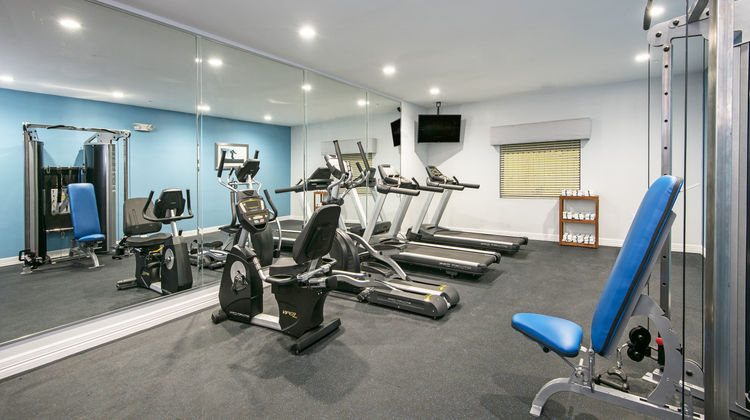 Holiday Inn Express/Suites Houston Intl Health Club