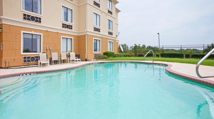 Holiday Inn Express Pool