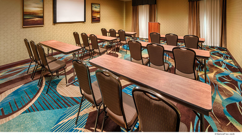 <b>Holiday Inn Express & Suites Red Bluff Meeting</b>. Images powered by <a href="https://www.leonardoworldwide.com/" title="Leonardo Worldwide" target="_blank">Leonardo</a>.