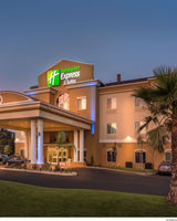 Holiday Inn Express & Suites Red Bluff