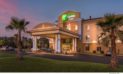 Holiday Inn Express & Suites Red Bluff