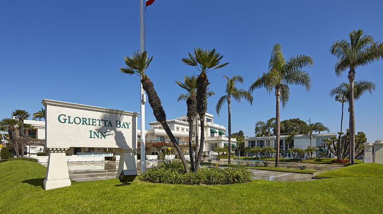 Glorietta Bay Inn Exterior