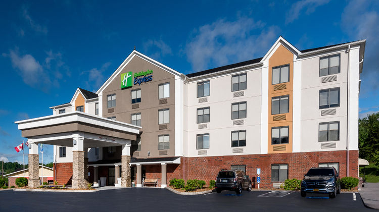 Holiday Inn Express Exterior