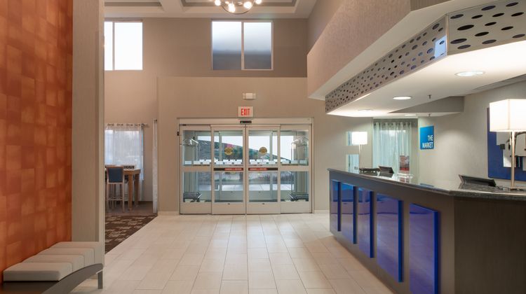 Holiday Inn Express Rocklin Lobby