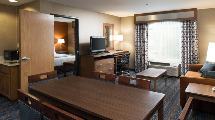 Holiday Inn Express Rocklin Suite