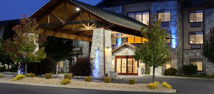 Holiday Inn Express Hotel & Suites Exterior