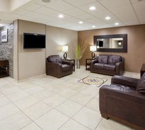 Holiday Inn Express & Suites Lobby