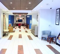 Holiday Inn Express Hotel & Suites Lobby