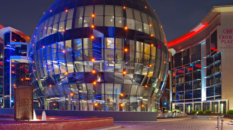 Crowne Plaza Doha - The Business Park Meeting