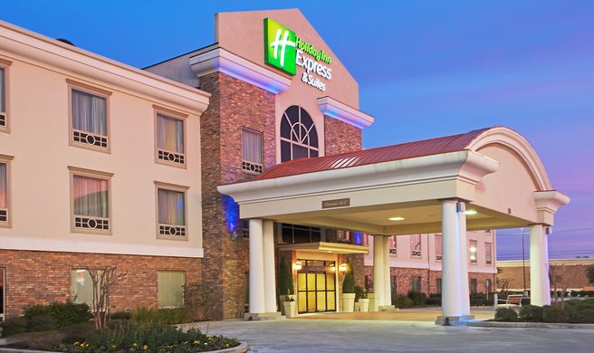Holiday Inn Express Hotel & Suites Exterior