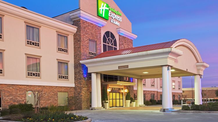 Holiday Inn Express Hotel & Suites Exterior