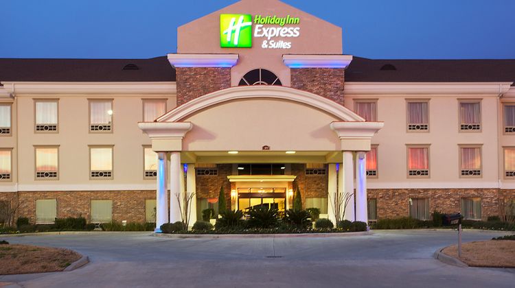 Holiday Inn Express Hotel & Suites Exterior