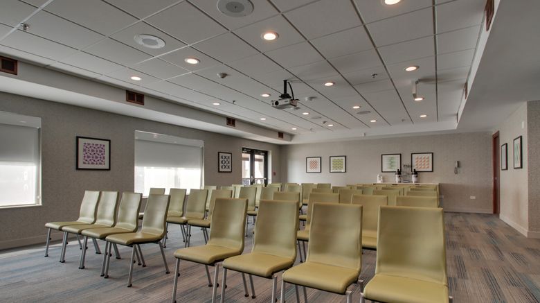 <b>Holiday Inn Express/Stes Aurora-Napervil Meeting</b>. Images powered by <a href="https://www.leonardoworldwide.com/" title="Leonardo Worldwide" target="_blank">Leonardo</a>.