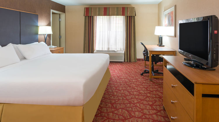 Holiday Inn Express Suite