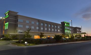 Holiday Inn Hotel & Suites NW