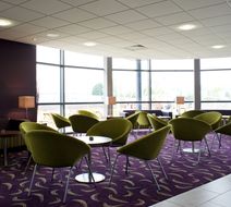 Holiday Inn Express Dunstable Lobby