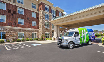 Holiday Inn Express/Suites Dayton South