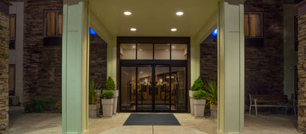 Holiday Inn Express Hotel & Suites Exterior
