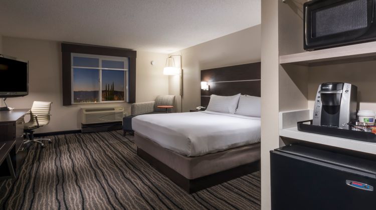 Holiday Inn Express Room