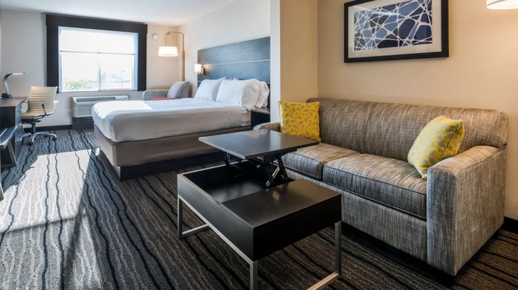 Holiday Inn Express Suite