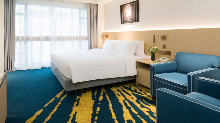 Holiday Inn Golden Mile Hong Kong Room