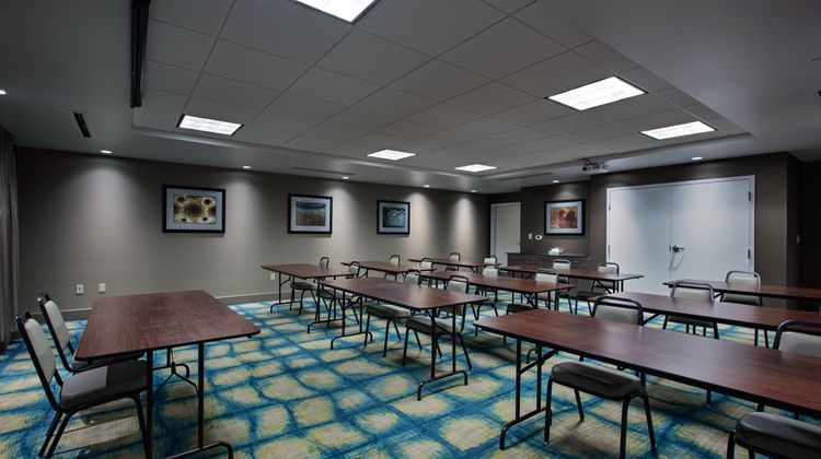 Holiday Inn Express & Suites Carlisle Meeting