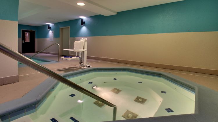 Holiday Inn Express Horse Cave Pool