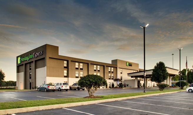 Holiday Inn Express Horse Cave Exterior