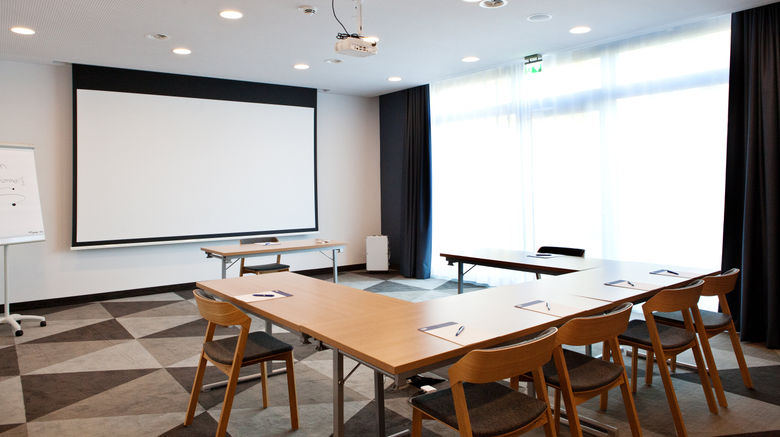 <b>Holiday Inn Express Frankfurt Airport Meeting</b>. Images powered by <a href="https://www.leonardoworldwide.com/" title="Leonardo Worldwide" target="_blank">Leonardo</a>.