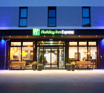 Holiday Inn Express Frankfurt Airport Exterior