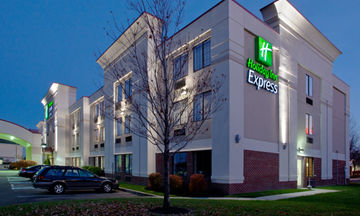 Holiday Inn Express Hotel & Suites