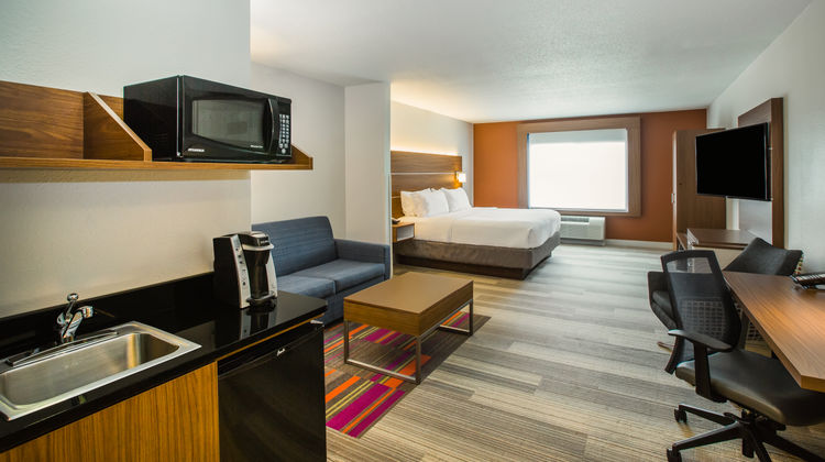 Holiday Inn Express Suite