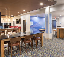 Holiday Inn Express & Suites Rushmore So Lobby
