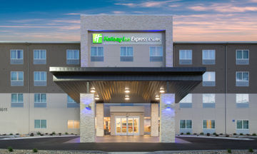 Holiday Inn Express & Suites Rushmore So