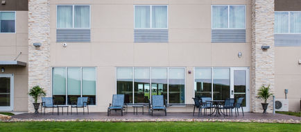 Holiday Inn Express & Suites Rushmore So Exterior