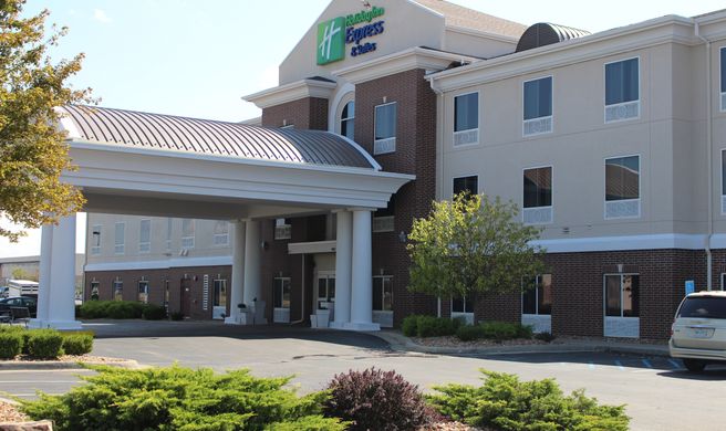 Holiday Inn Express Sedalia Exterior