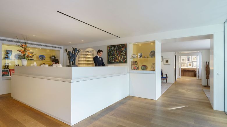 <b>Ambassade Hotel Lobby</b>. Images powered by <a href="https://www.leonardoworldwide.com/" title="Leonardo Worldwide" target="_blank">Leonardo</a>.